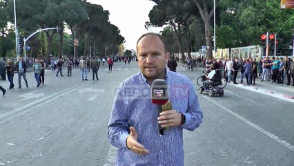 Report TV - Partia e Legalitetit zbret në 'sheshin' e protestës me 10 përfaqësues