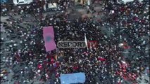 Report TV sjell pamjet me dron nga protesta e opozitës para kryeministrisë, ora 20 : 15