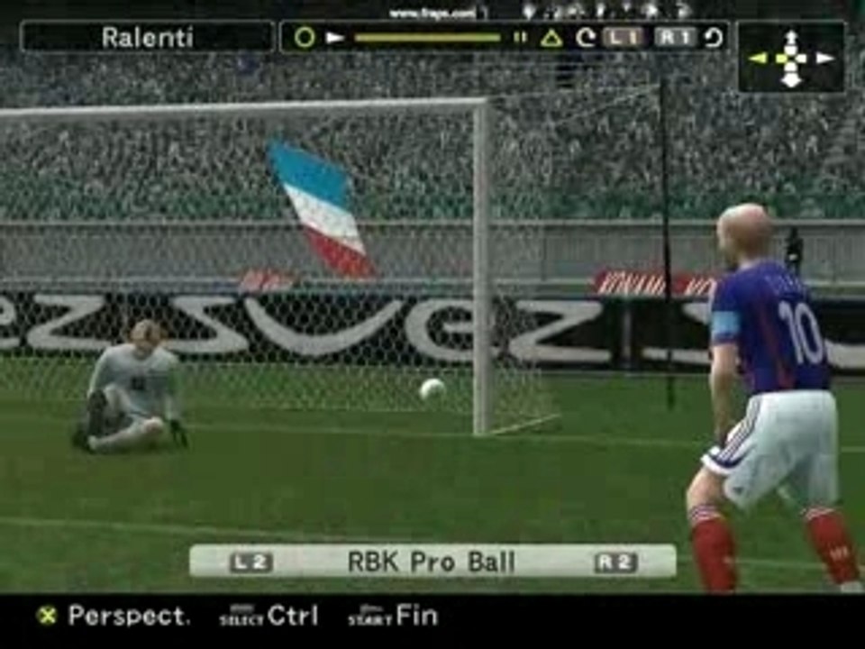 Le gardien de but qui laisse passer la balle