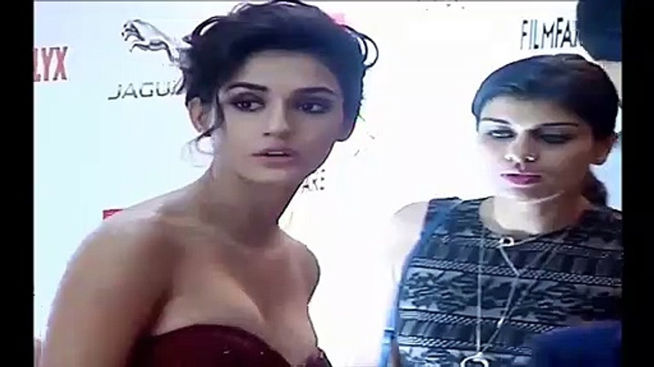 Disha Patani Hot Cleavage Show in Strapless Dress