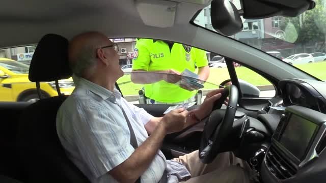 Yayaya öncelik vermeyen sürücü, yaya geçidinden yürütüldü - ADANA
