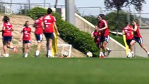 Último Entrenamiento de la Selección Femenina Antes de Viajar a Francia