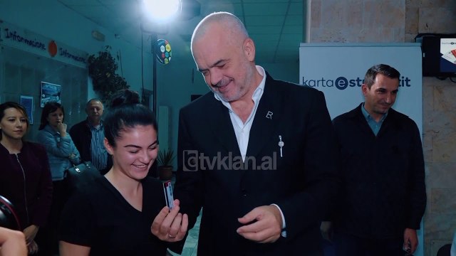 Nis shperndarja e Kartes se studentit