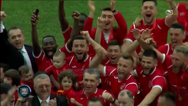 Festa e zjarrtë e Partizanit kampion “pushtoi” mbrëmë Tiranën - Top Channel Albania - News - Lajme