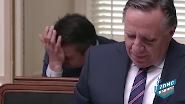 Le premier ministre du Québec François Legault (CAQ) fait une blague douteuse à l'Assemblée nationale...Legault faisait-il référence à la moustache de Manon Massé (QS) ou aux aisselles poilues de la députée de Québec solidaire Catherine Dorion...?