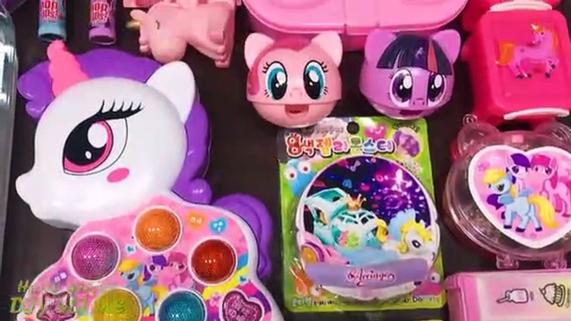⁣Special Series #41 BLUE DOREAMON vs PINK UNICORN !! Mixing Random Things into GLOSSY Slime