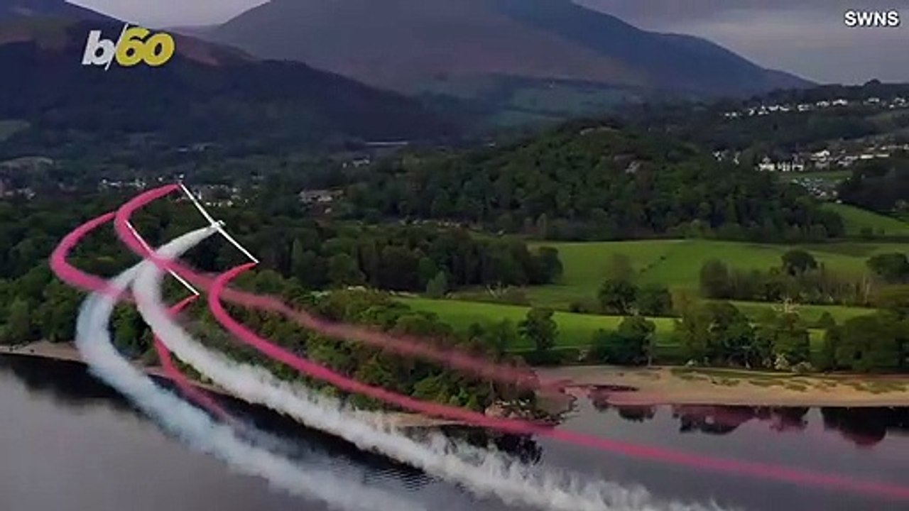 Aviation Acrobats Wow with Aerial Stunts Like No Other