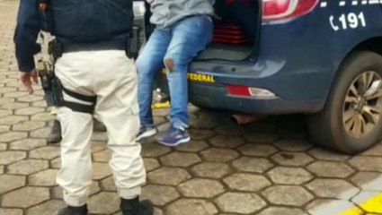 PRF detém casal com revólver na BR-277