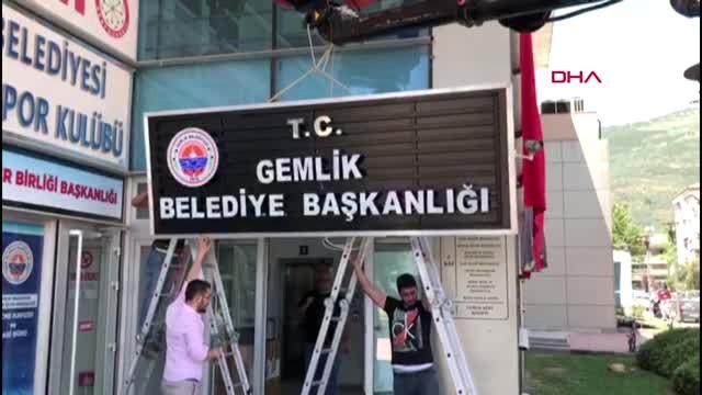 BURSA Gemlik Belediyesi tabelasına 'T.C.' ibaresi eklendi