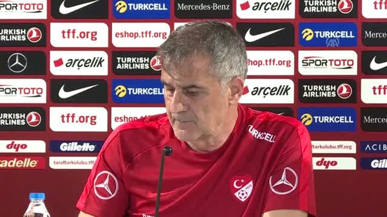 Şenol Güneş: "Cenk'in açıkta hem yardım etmesi hem de santrforu tamamlaması bir zenginlik getiriyor"