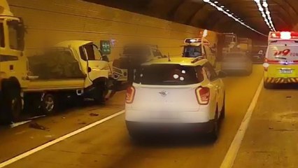 남해고속도로에서 5중 추돌...3명 사상 / YTN