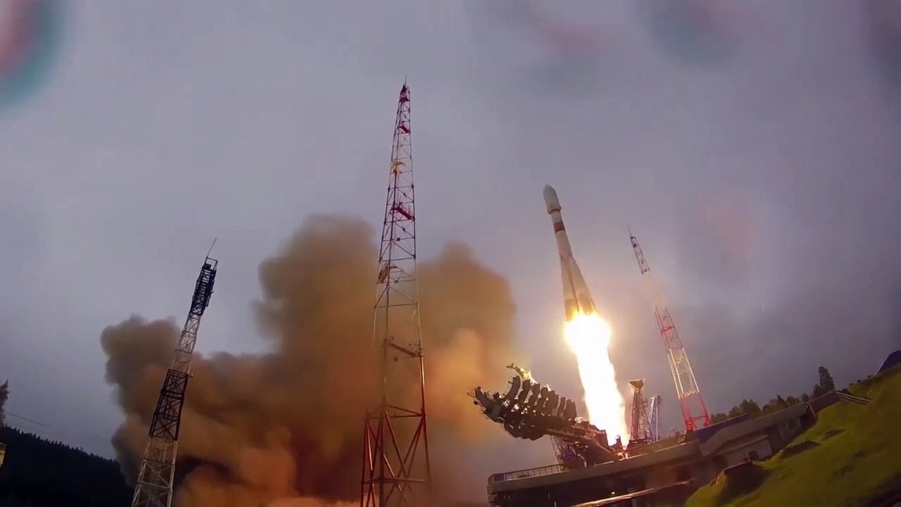 Le fusée Soyouz est touchée par la foudre pendant le décollage !