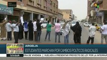 Argelinos se movilizan en exigencia de cambios políticos profundos