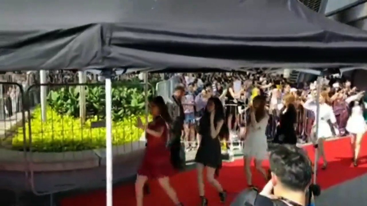 (G)I-DLE at Hallyupopfest red carpet