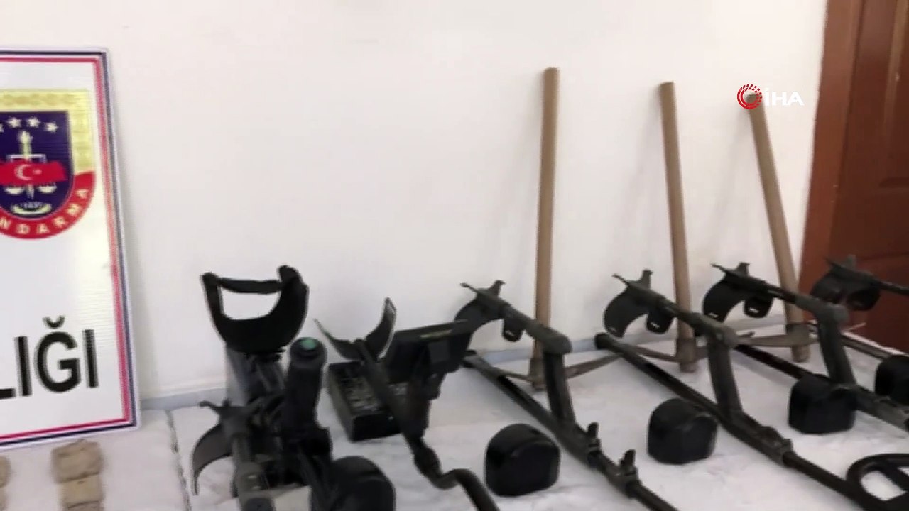 Balıkesir’de eş zamanlı tarihi eser operasyonu: Bin 173 parça tarihi eser ele geçirildi