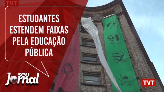 Em Porto Alegre, estudantes estendem faixas pela educação pública