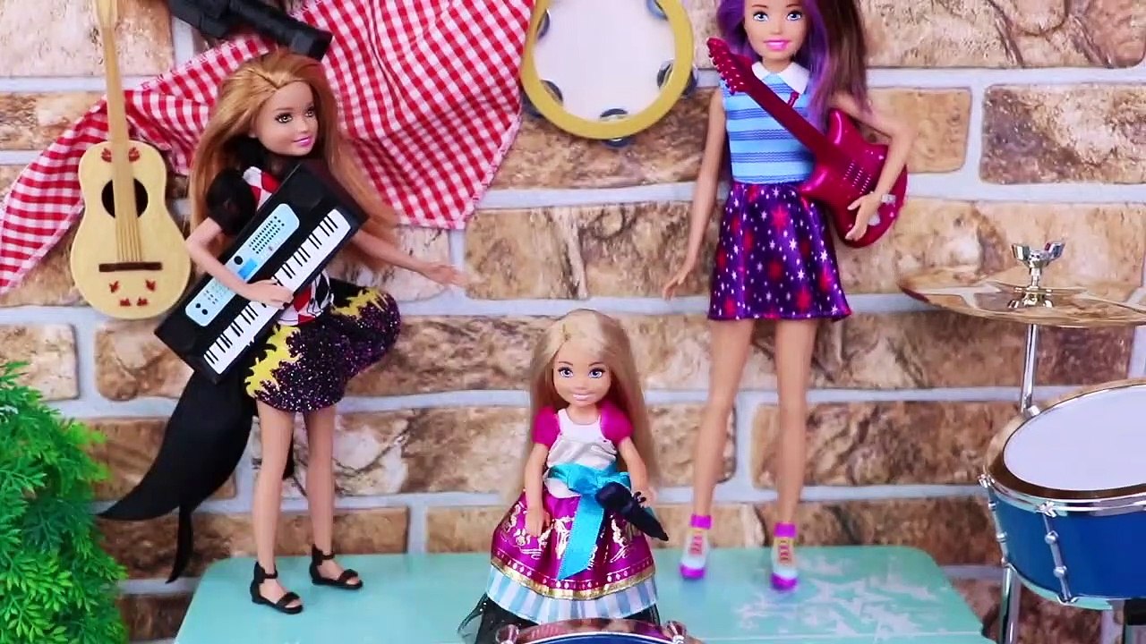 Barbie Girl and Baby Doll Friends Music Play Toys!