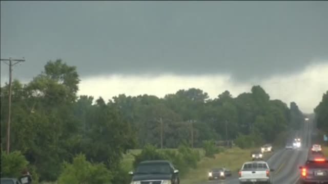 Continúa la oleada de tornados en el centro de Estados Unidos
