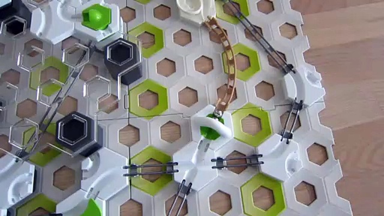 Gravitrax Steilkurve und Achterbahn