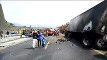 Impresionante accidente de autobús en México