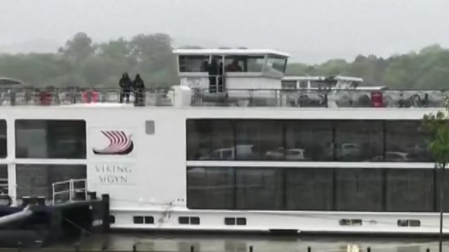 헝가리 경찰, 침몰 유람선 추돌 의심 선박 조사 / YTN