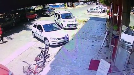 Kendi bisikleti gibi götürdü...Hırsızın rahatlığı pes dedirtti