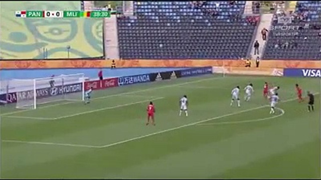 Le but du Mali lors du 1-1 face au Panama. Magnifique frappe de Boubou Konté pour l’ouverture du score.