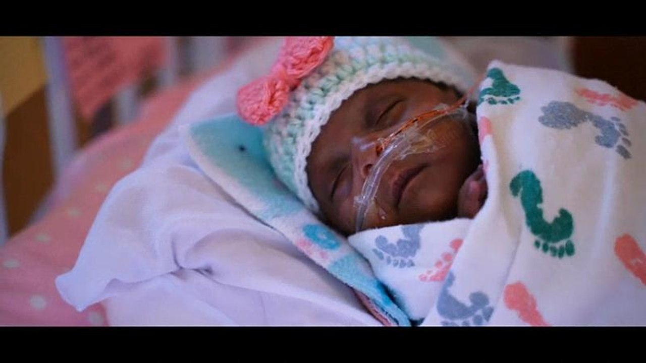 Groß wie ein Apfel, 245 gr leicht: Baby gewinnt Kampf ums Überleben