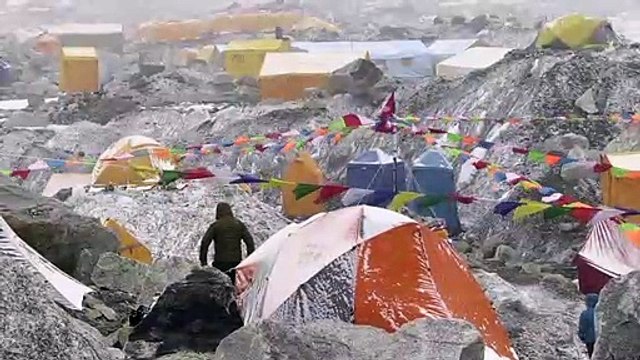 Gefährlicher Ansturm auf den Mount Everest