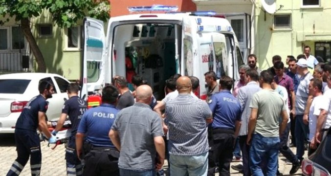 Sevgilisinin kendisinden ayrılmak istediğini öğrenen polis memuru intihara kalkıştı