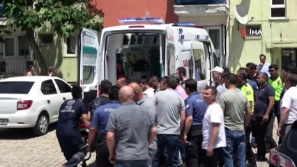 Video herunterladen: Sevgilisi ‘ayrılalım’ dedi, polis intihara kalkıştı