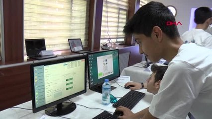 GAZİANTEP Öğrenciler ve işletmeciler 'Bilişim Şenliği'nde buluştu