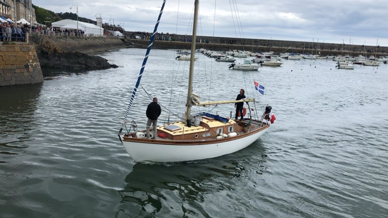 Fête de la morue : l’entrée des bateaux dans le port de Binic