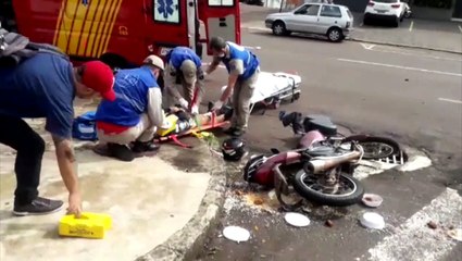 Acidente na Rua Antonina deixa motociclista ferido