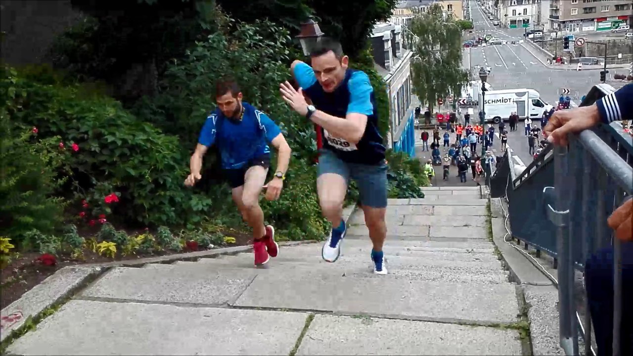 La montée des marches  du Mans, c'est du sport !