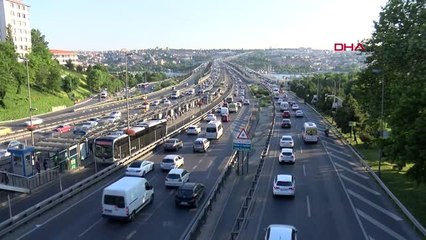 İSTANBUL-İSTANBUL'DA TRAFİK YOĞUNLUĞU 1