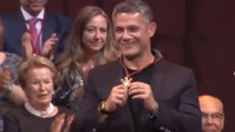 Alejandro Sanz recibe el título de Hijo Adoptivo de Sevilla