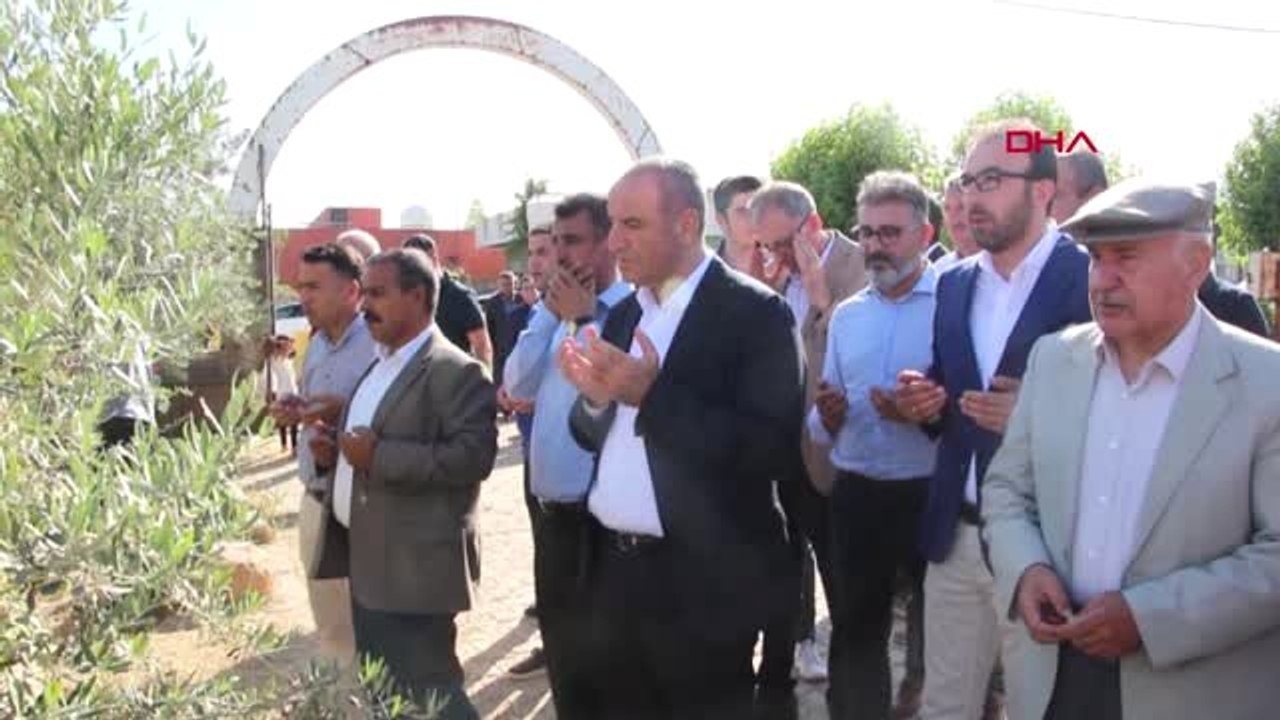 ŞIRNAK PKK'lı teröristlerin saldırısında ölen 4 kişi mezarları başında anıldı