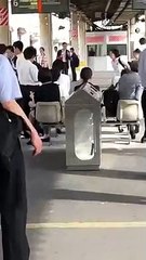 Un homme poursuivi par des écolières après des attouchements dans un train (Japon)
