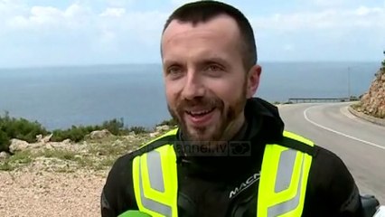 Turistë mbi motor - Top Channel Albania - News - Lajme