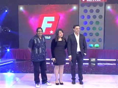 Gil y Alicia Cantan en Premios Fama..