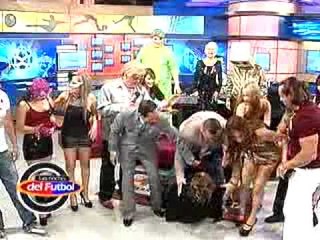 Doña Magda Sufre una caida..