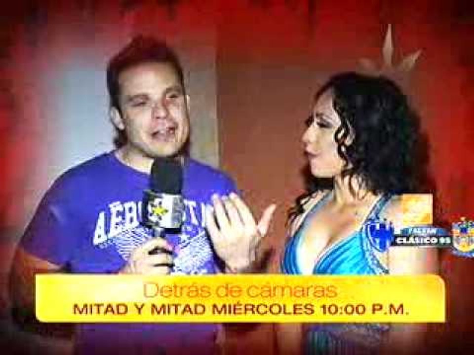 Detràs de Camaras (Mitad y Mitad)