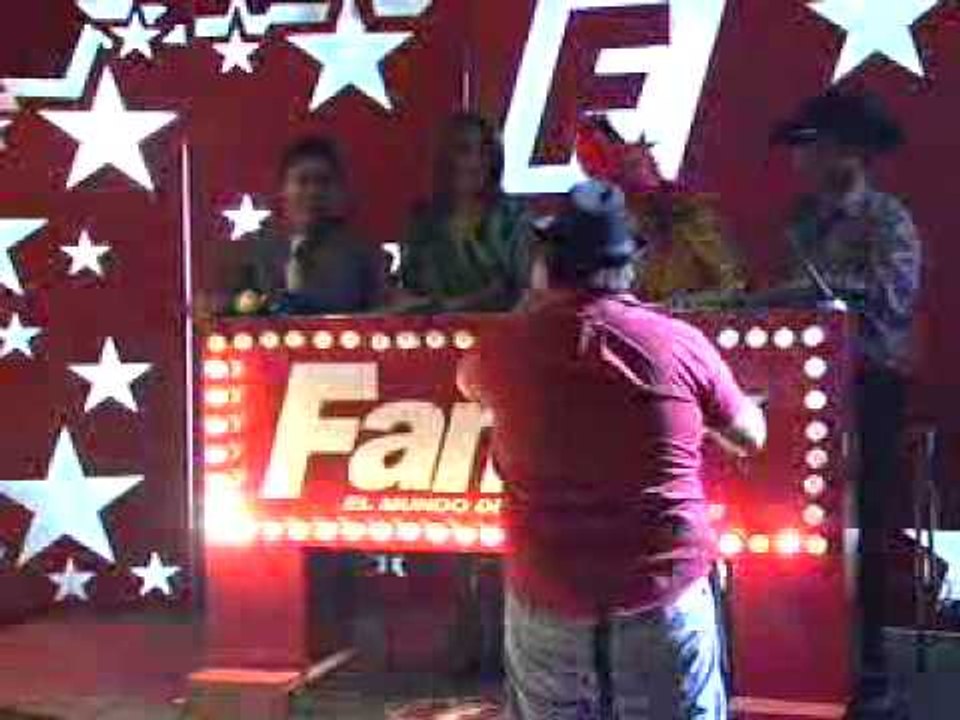 Una Canción interpretada por Janz y Nariz Bola en Fama