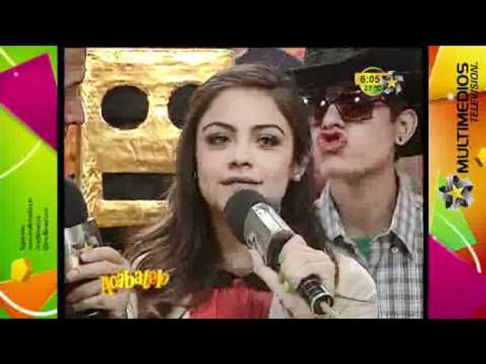 Viri molesta con Tomato.