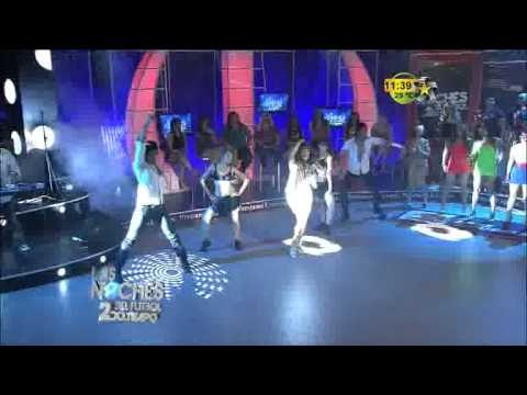 Brenda Bezares canta en las Noches