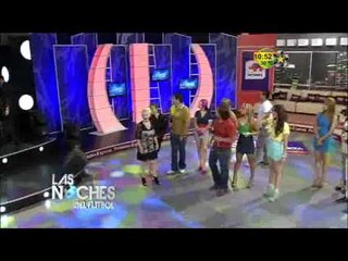 Konan Peleando con el elenco de las Noches