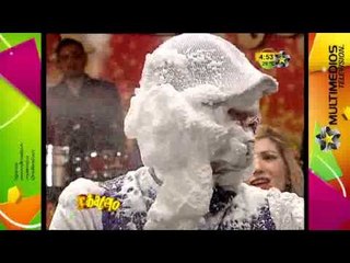 Llena a Brandon de espuma