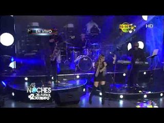 La chica del antifaz canta con el corazón