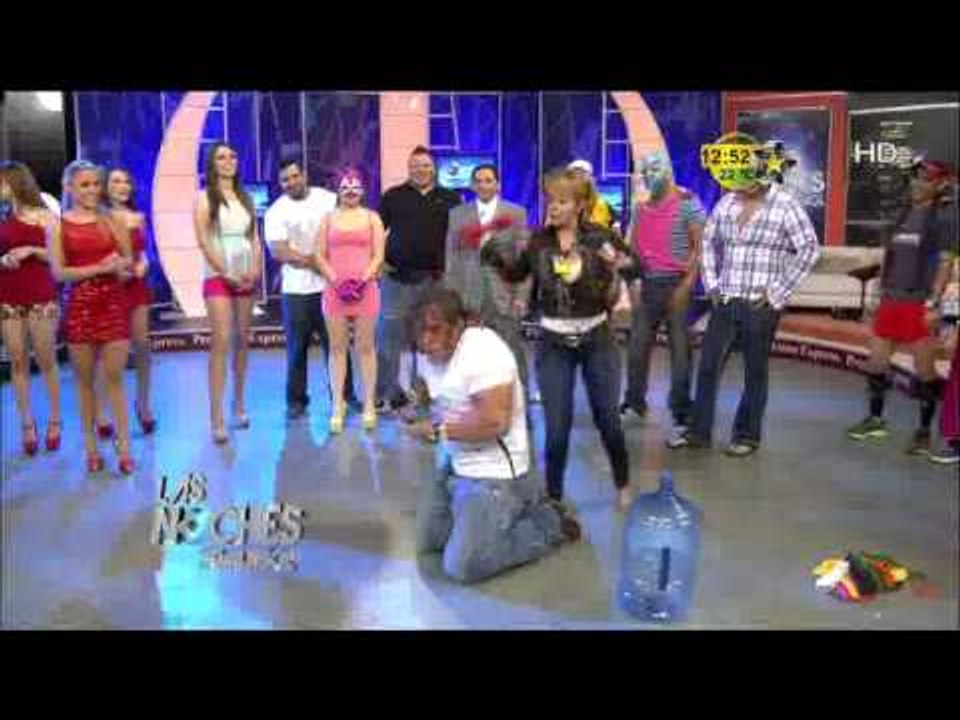 Le hace Emily macumba EN VIVO